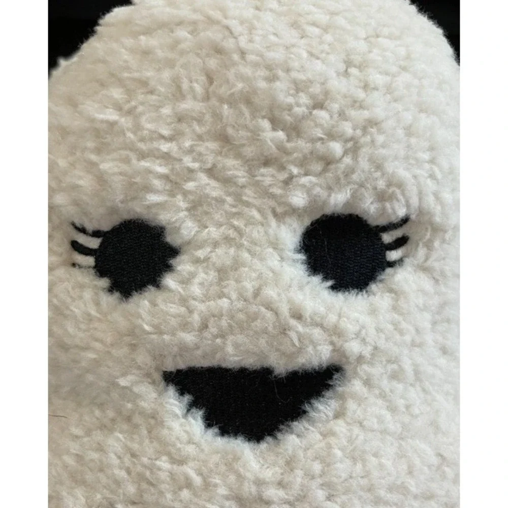 New 2 Halloween Throw Pillows Ghost by Novogratz Smiling Boy And Girl Sherpa